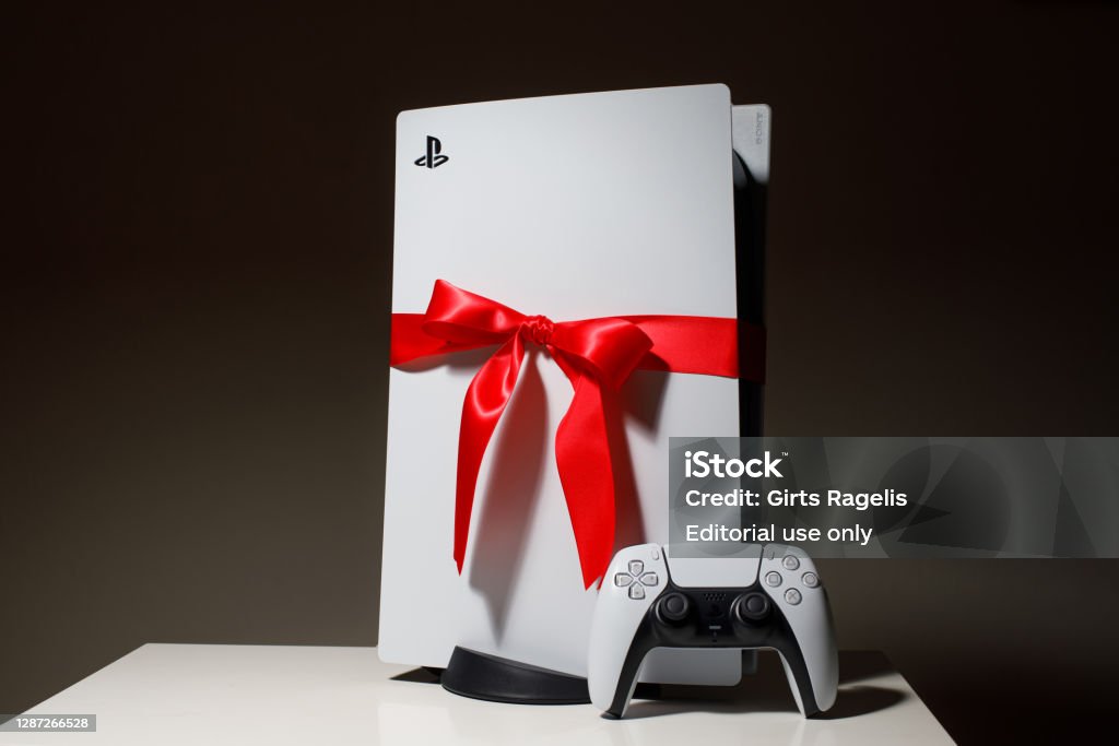 Sony Playstation 5 Gift Edition Stock Photo - Download Image Now - PlayStation  5, Black Friday - Shopping Event, Video Game - iStock