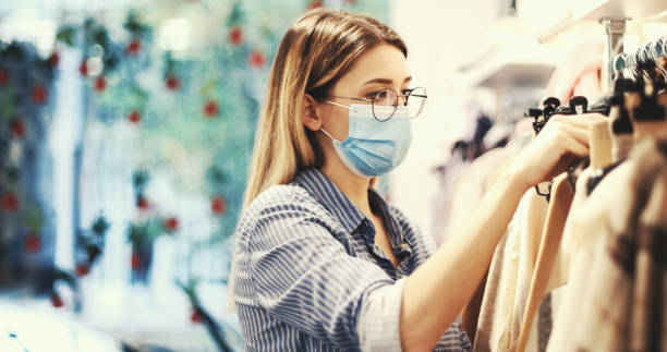 istock What to wear on a night in 1287267640