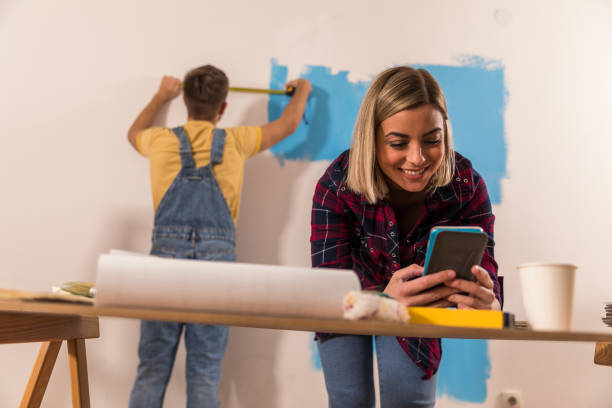 istock Doing home renovations and taking inspiration online 1287277295