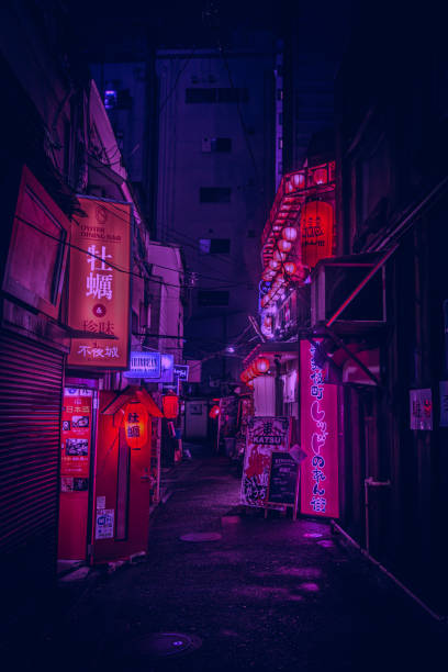noite chuvosa em shinjuku tokyo japão - architecture travel destinations vertical outdoors - fotografias e filmes do acervo