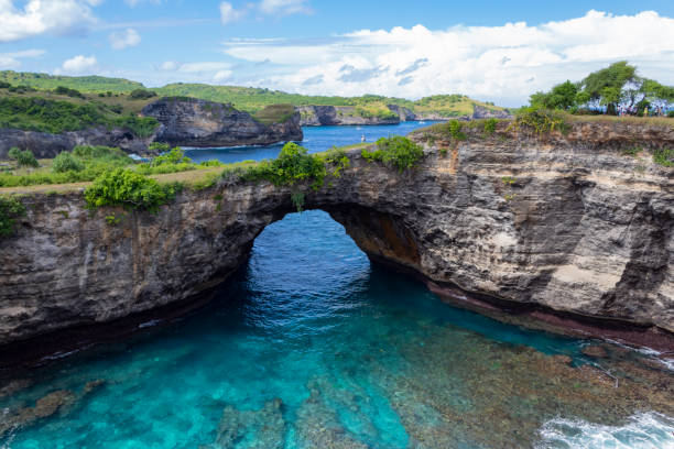istock broken beach nusa penida bali 1287349664