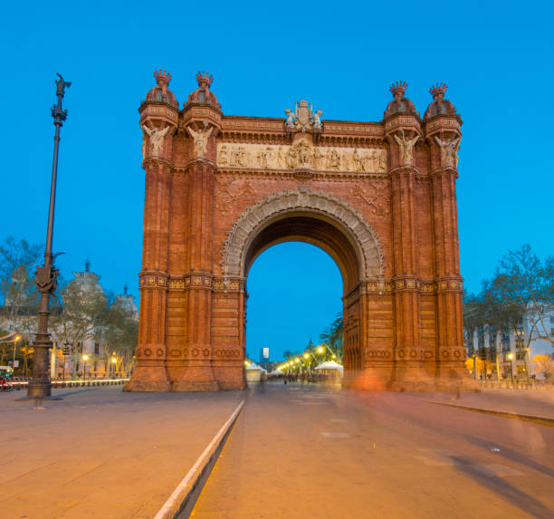 istock Triumph Arch in Barcelona at dusk 1287372430