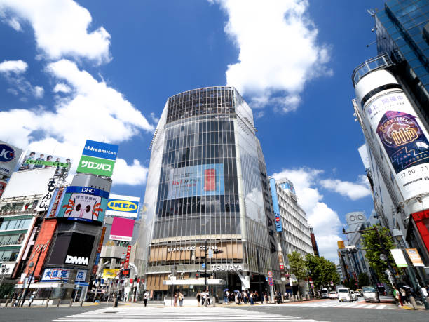 Shibuya square intersection in Tokyo Shibuya square intersection in Tokyo shibuya district stock pictures, royalty-free photos & images