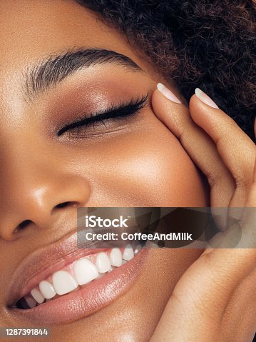istock Beautiful afro woman 1287391844