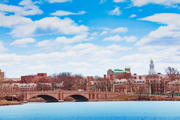 boston university bridge com dunster house, ma - dunster house - fotografias e filmes do acervo