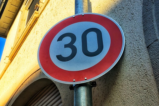 30 speed limit shield
