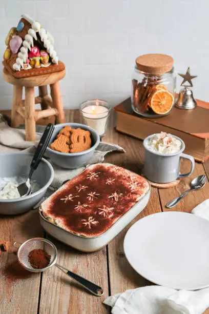 Christmas Tiramisu with Gingerbread and Spekulatius and hot chocolate