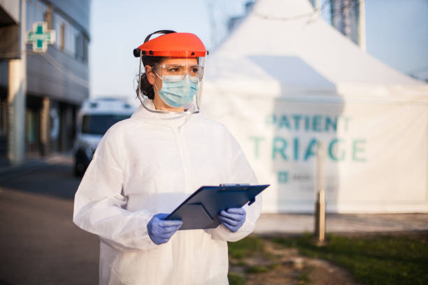 Coronavirus paramedic outside hospital