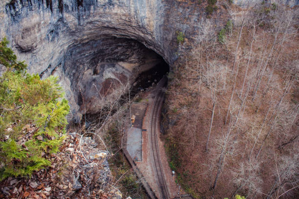 parque estatal del túnel natural en virginia - natural tunnel state park fotografías e imágenes de stock