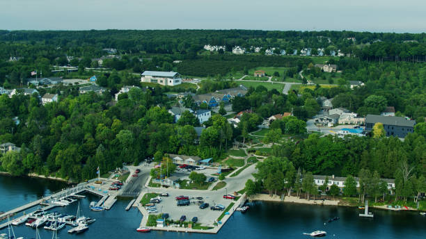istock Town of Egg Harbor on Lake Michigan 1287532422