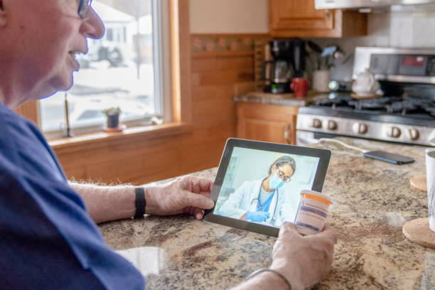 istock Senior on a telemedicine call 1287537977