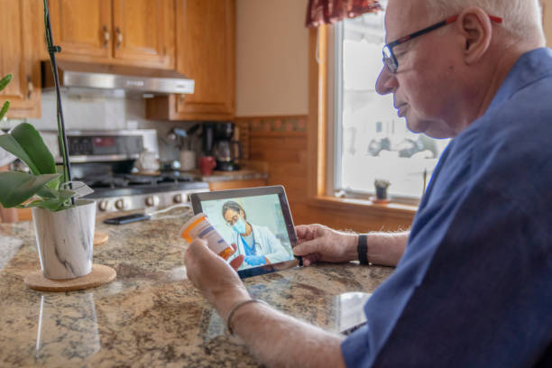 istock Senior on a telemedicine call 1287537984