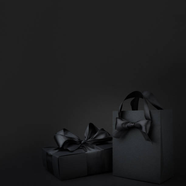 istock Shopping black friday bags 1287582592