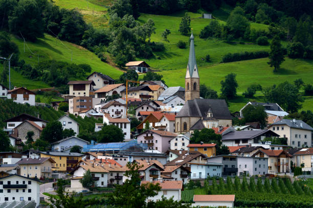 istock Cycleway of the Venosta valley, Oris 1287654904