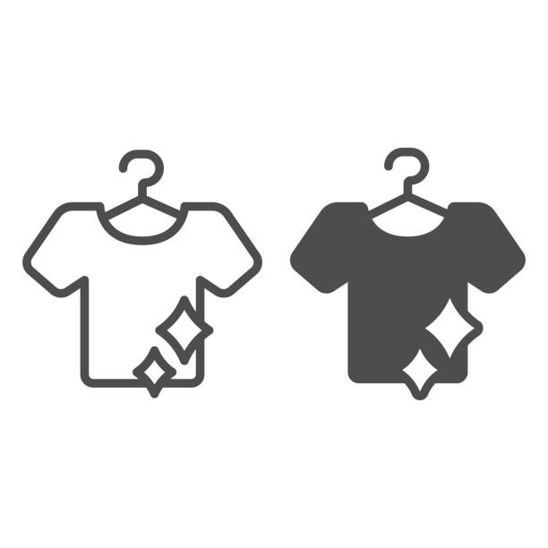 kaos bersih di garis gantungan dan ikon padat, konsep rutin kebersihan, tanda cuci laundry di latar belakang putih, ikon kemeja bersih gantung dalam gaya garis besar untuk desain seluler dan web. grafik vektor. - fast-fashion ilustrasi stok