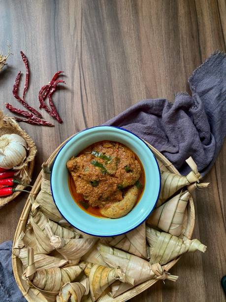 istock Ketupat Palas and Chicken Rendang 1287812568