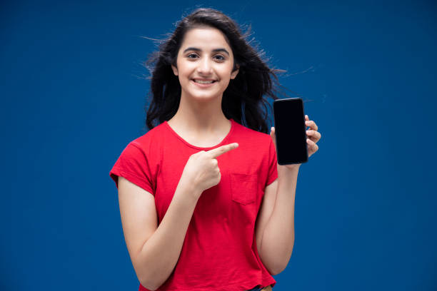 5,494 Indian Girl Mobile Stock Photos, Pictures & Royalty-Free Images -  iStock