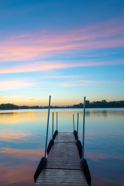 istock Lake Sunrise-Howard County Indiana 1287906654