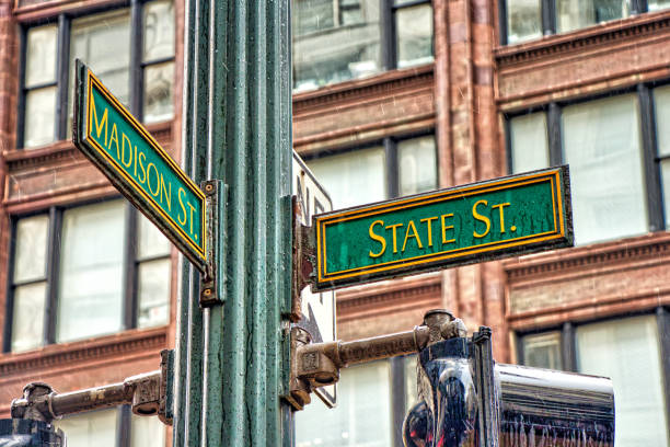 istock Intersection of Madison St and State St - the base point for Chicago's address system 1288026596