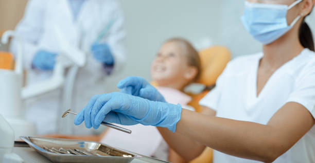 어린이, 보살핌, 완벽한 미소의 건강하고 구강 주조 - dentist office work tool hygiene mirror 뉴스 사진 이미지
