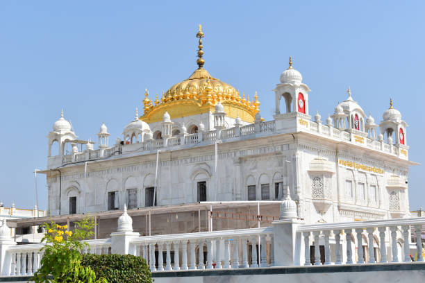 da vicino, takhat sachkhand shri hazur abchalnagar sahib, il principale gurudwara di nanded e una delle cinque alte sedi di autorità dei sikh. maharashtra - khanda foto e immagini stock