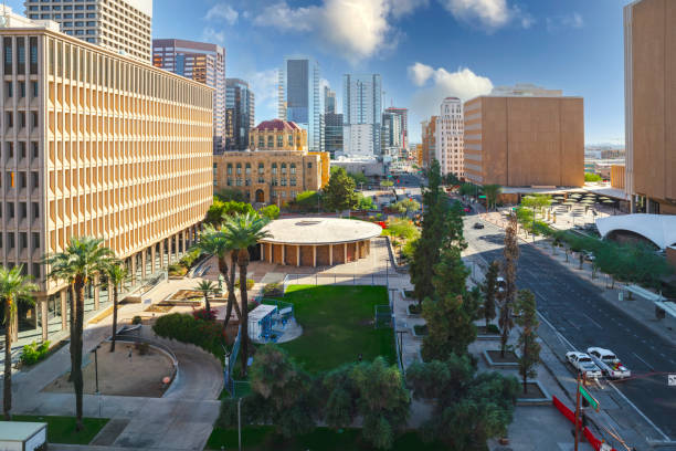 istock Phoenix, Arizona downtown skyline 1288173153