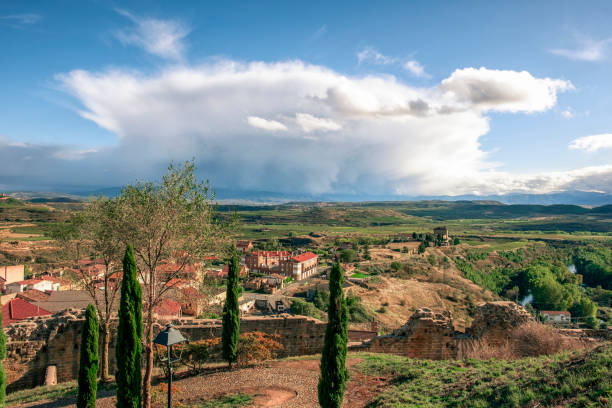 san vicente de la sonsierra, rioja, spain - sonsierra fotografías e imágenes de stock