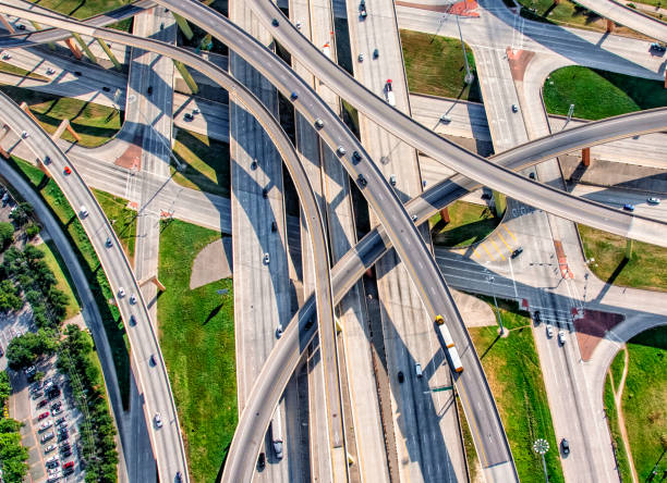 고속도로 교환 공중 - highway overpass texas multiple lane highway 뉴스 사진 이미지