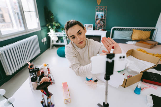 istock Beauty influencer live streaming makeup review 1288319012