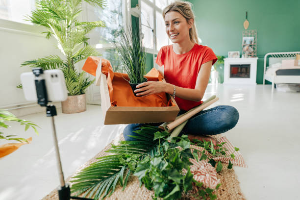 istock Houseplant haul unboxing 1288319037
