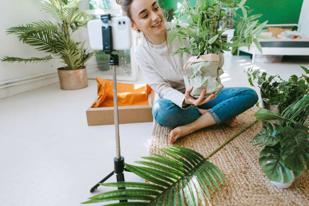 istock Houseplant haul unboxing 1288319074