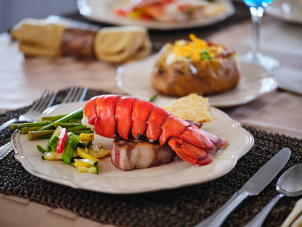 luxury dining - steak dinner lobster wine imagens e fotografias de stock