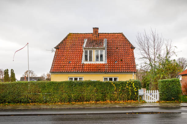 典型的なデンマークの一戸建て住宅 - denmark house villa detached house ストックフォトと画像