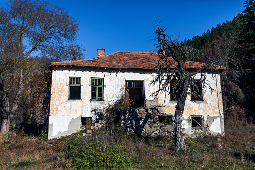 Abandoned rural house, Bulgarian architecture in the village of Gorna Glogovitsa.