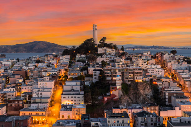 coit tower dusk san francisco avec sunset sky - tower coit tower san francisco bay area san francisco county photos et images de collection