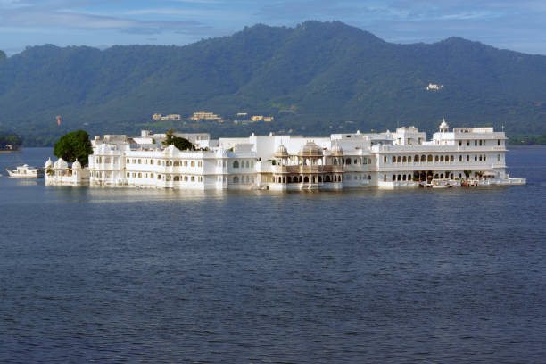 Lake Palace on Pichola Lake, Udaipur, India Lake Palace on Lake Pichola, Udaipur, Rajasthan, India. The palace was built between 1743 and 1746 by the Royal family of Mewar. lake palace stock pictures, royalty-free photos & images