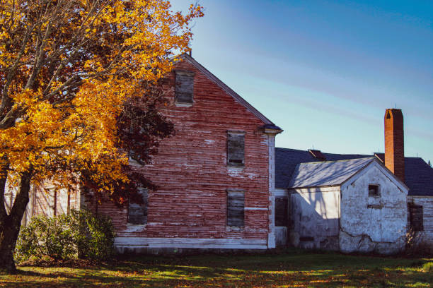 istock run down house in autumn 1288533002