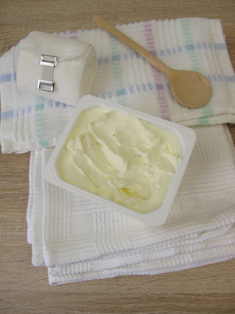 istock Household remedy quark compress, quark wrap 1288618036