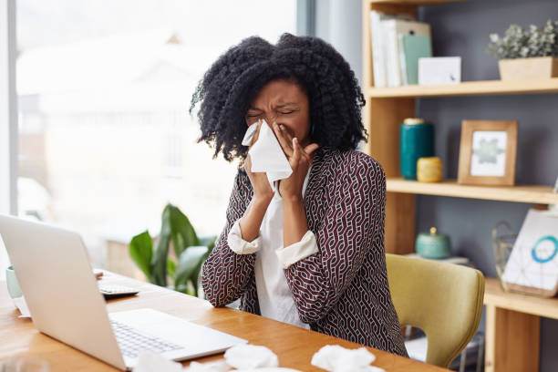 istock I should go home before I get my colleagues sick 1288792799