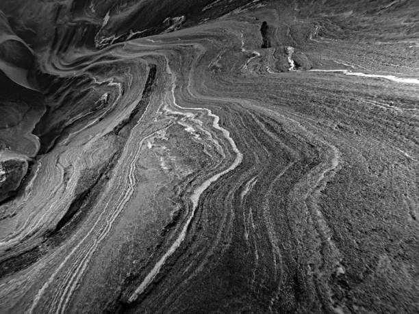 물 속에서 바위 모양과 패턴 - gneiss 뉴스 사진 이미지