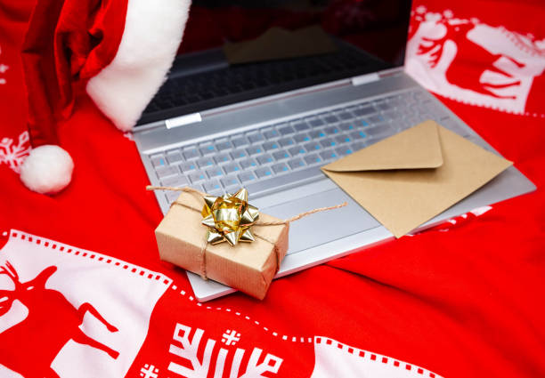 istock Fast, efficient online shopping. Online shopping and credit card 1288842882