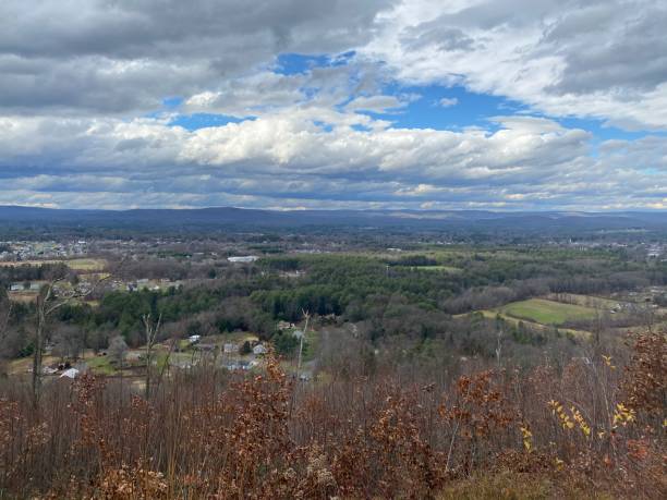 istock Mount Tom in Holyoke Massachusetts 1288894483