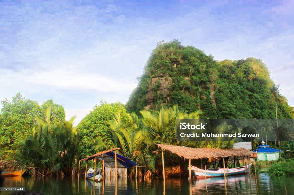 Rammang-Rammang Maros Rammang-Rammang is a place in the karst mountains of Maros-Pangkep. It is located in the village of Salenrang, Bontoa District, Maros Regency, South Sulawesi Province, about 40 km north of Makassar City. Makassar Stock Photo