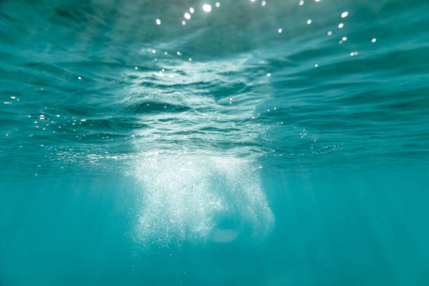 istock splash bubbles in the ocean in oahu, hawaii 1288945963