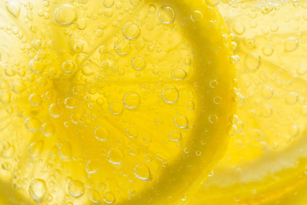 istock Sliced lemon in carbonated water 1288997773