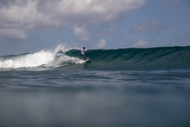 istock Surfer takes the high-line 1289008209