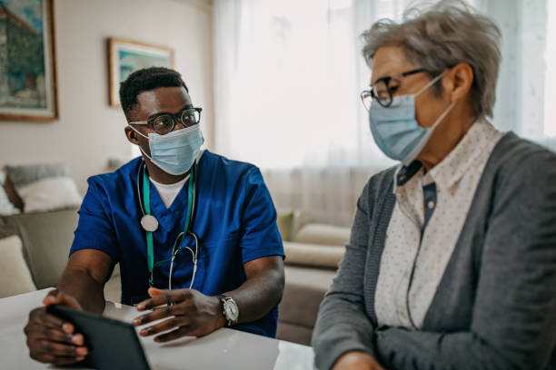 istock Doctor explains how to use telemedicine 1289018160