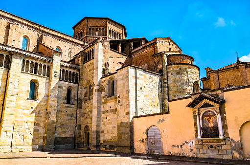 Catedral de Piacenza en Italia photo