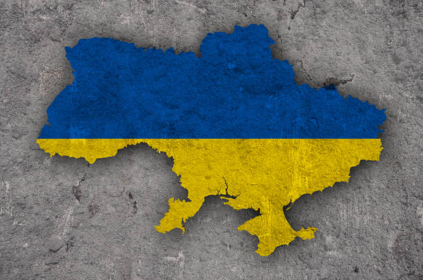 стокові ілюстрації на тему карта і прапор україни на вивітрюваному бетоні - нові прогнози щодо україни