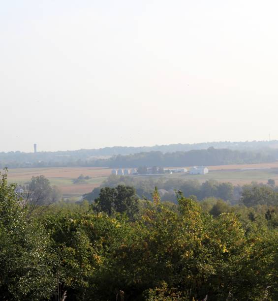 istock Country Valley Horizon 1289058097